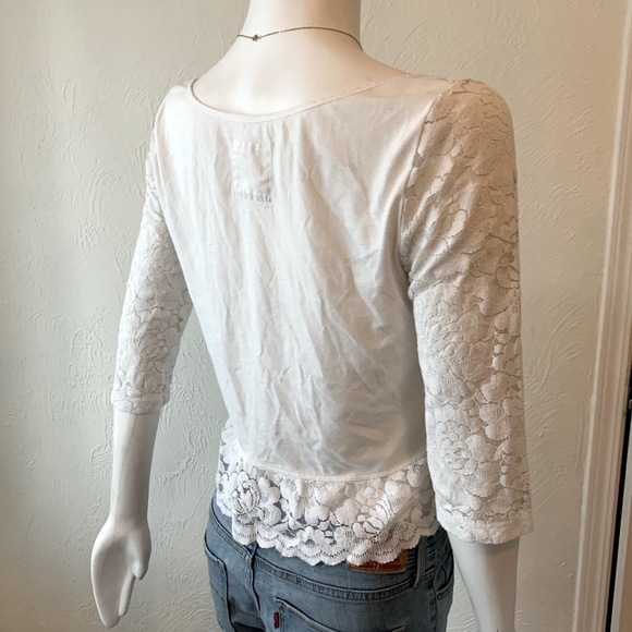 White lace front top - Picture 2 of 2